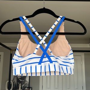 Lululemon sports bra
